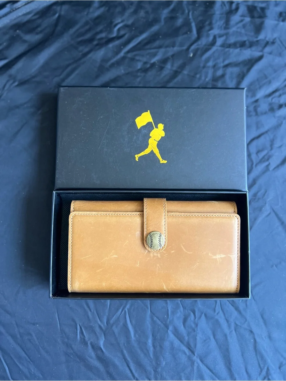 Classic Continental Wallet in Tan Leather with Snap Closure